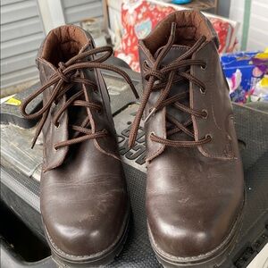 Sporto Brown Chukka Boots with Classic Design